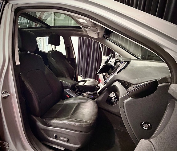 Hyundai Santa Fe 10 of 30