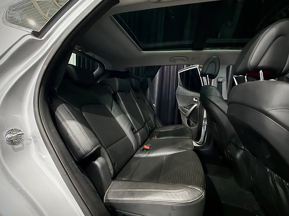 Hyundai Santa Fe 16 of 30