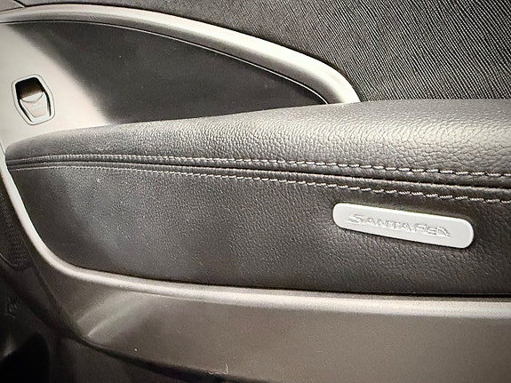 Hyundai Santa Fe 8 of 30