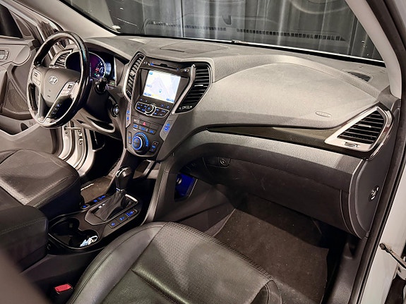Hyundai Santa Fe 9 of 30