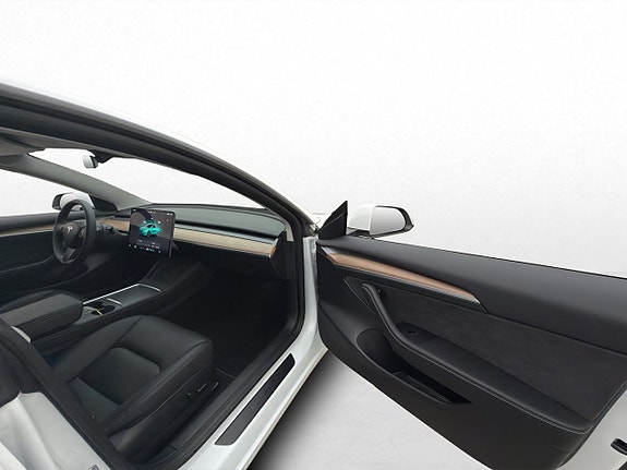Tesla Model 3 16 of 30