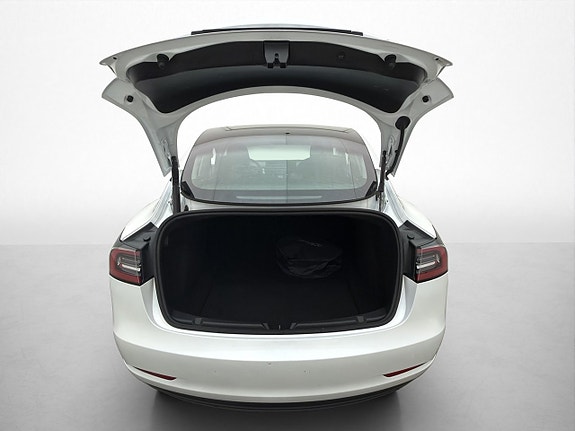 Tesla Model 3 17 of 30