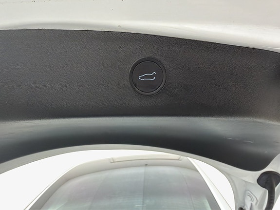 Tesla Model 3 18 of 30