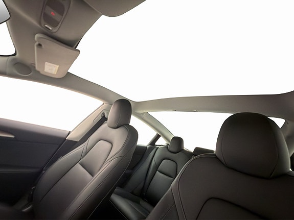 Tesla Model 3 24 of 30