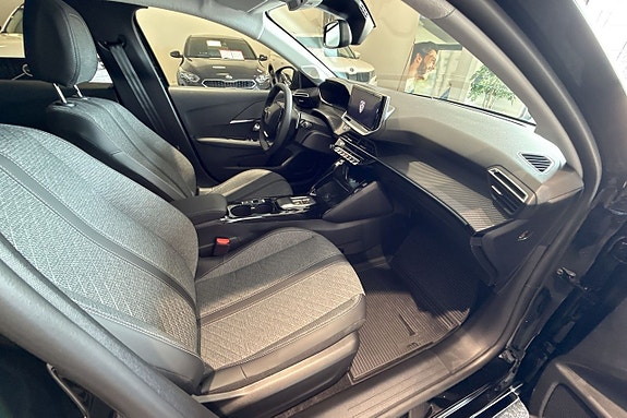 Peugeot 208 13 of 30