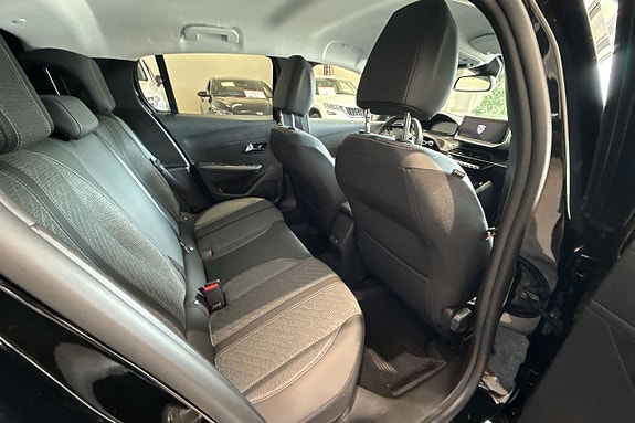 Peugeot 208 14 of 30