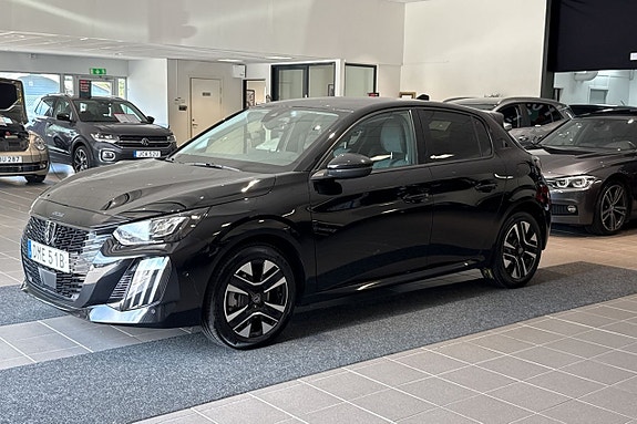 Peugeot 208 2 of 5