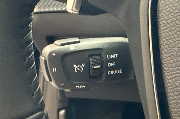Peugeot 208 18 of 30