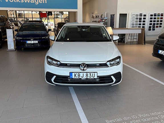 Volkswagen Polo 2 of 5