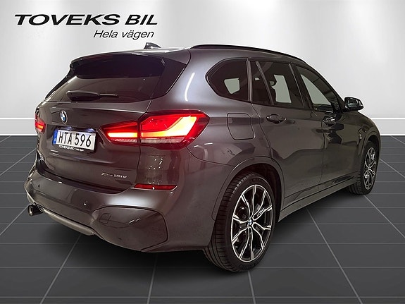BMW X1 4 of 5