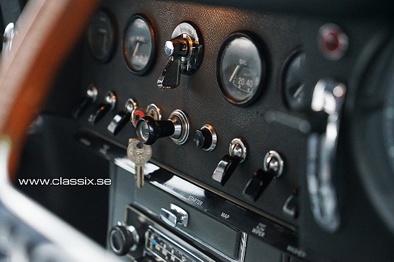 Jaguar E-TYPE 30 of 30
