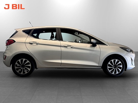 Ford Fiesta 13 of 15