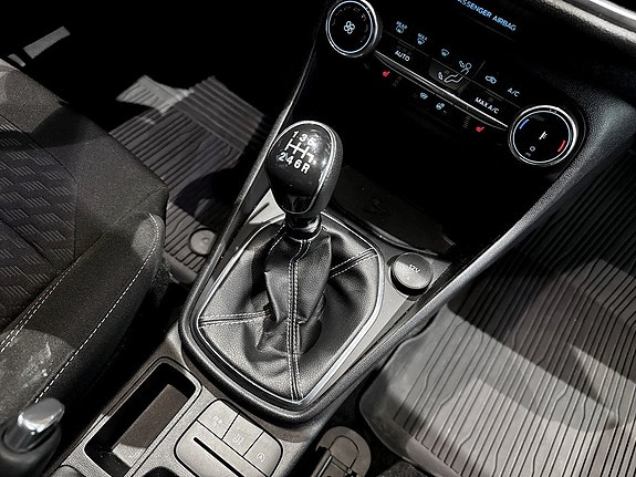 Ford Fiesta 10 of 15