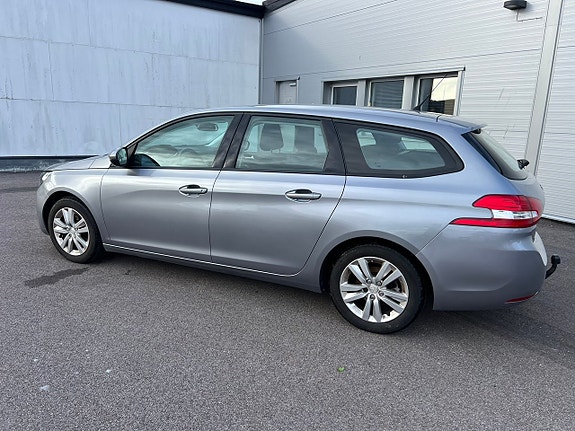 Peugeot 308 SW 4 of 5