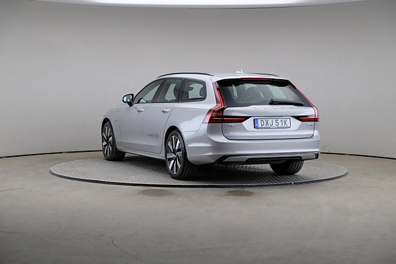 Volvo V90 2 of 30