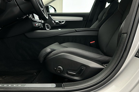 Volvo V90 18 of 30