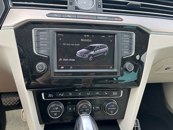 Volkswagen Passat 14 of 15