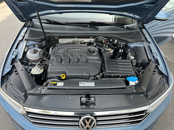 Volkswagen Passat 15 of 15