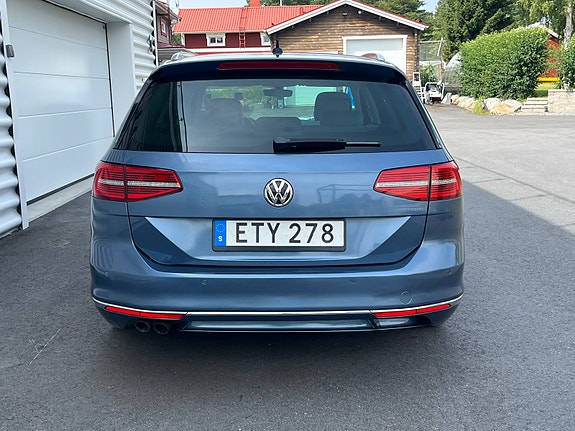 Volkswagen Passat 5 of 15