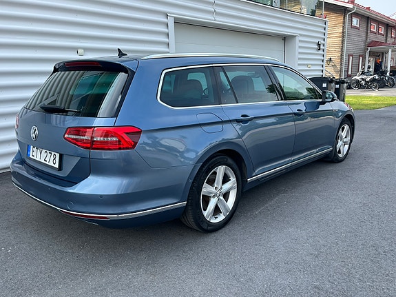 Volkswagen Passat 4 of 15