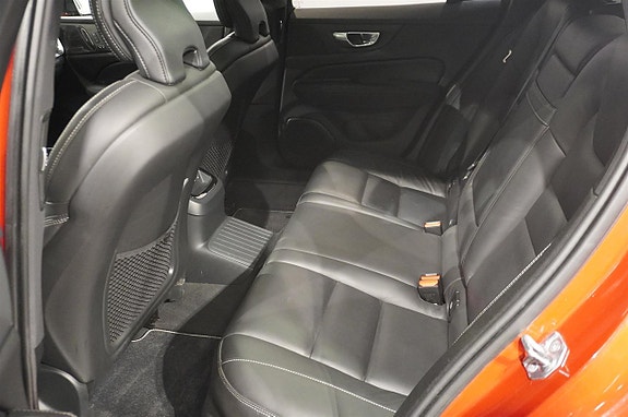Volvo V60 10 of 17