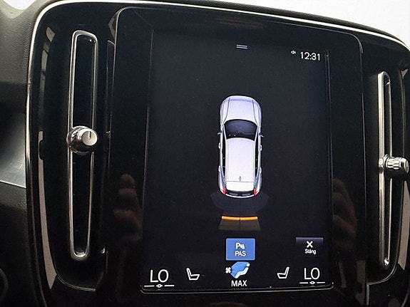 Volvo XC40 17 of 30