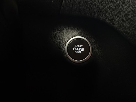 Volvo XC40 16 of 30