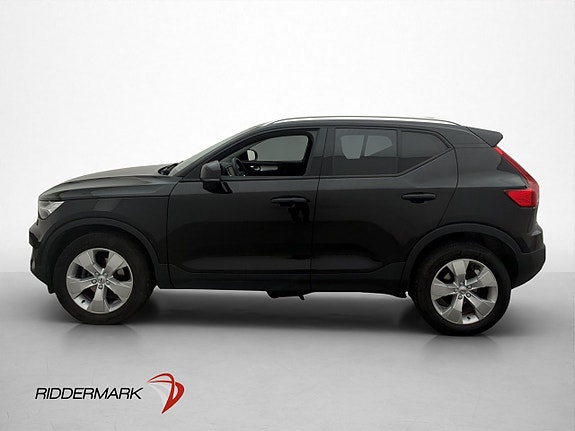 Volvo XC40 4 of 5