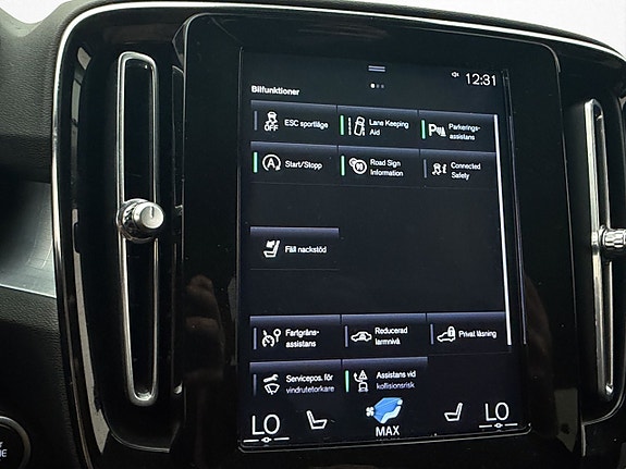 Volvo XC40 19 of 30