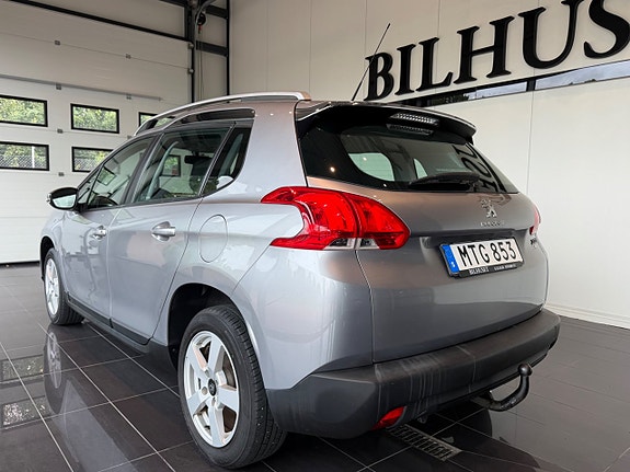 Peugeot 2008 2 of 5
