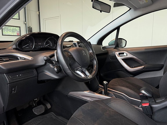 Peugeot 2008 3 of 5
