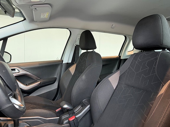 Peugeot 2008 4 of 5