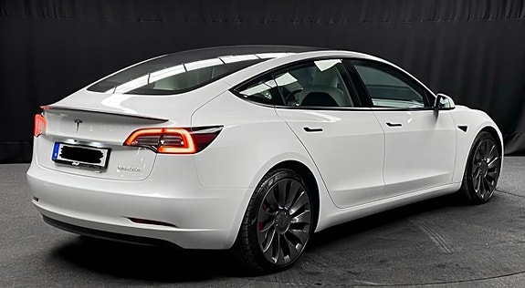 Tesla Model 3 4 of 19