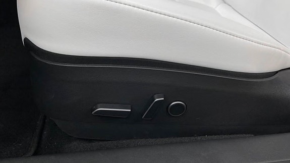 Tesla Model 3 8 of 19