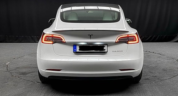 Tesla Model 3 5 of 19