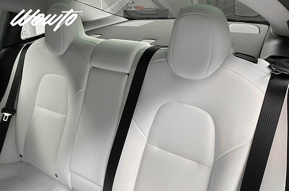 Tesla Model 3 10 of 19