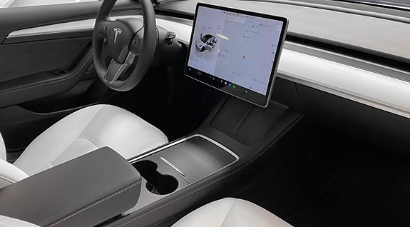 Tesla Model 3 11 of 19