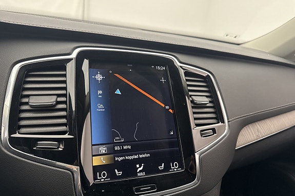 Volvo XC90 23 of 30