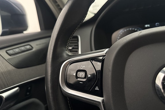 Volvo XC90 15 of 30