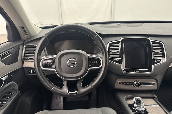 Volvo XC90 14 of 30