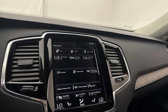 Volvo XC90 27 of 30