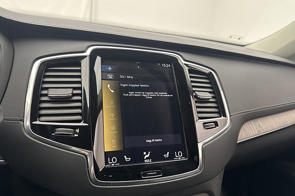 Volvo XC90 24 of 30