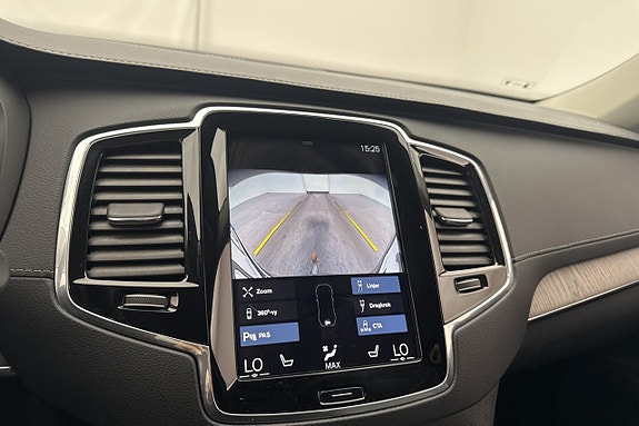 Volvo XC90 20 of 30