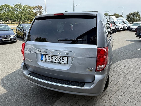 Dodge Grand Caravan 5 of 16