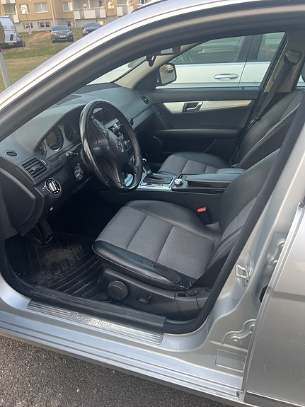 Mercedes-Benz C200 7 of 7