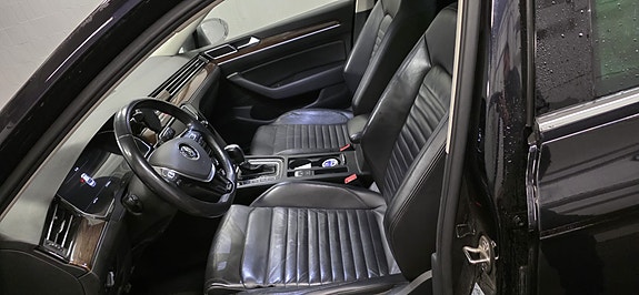 Volkswagen Passat 17 of 29