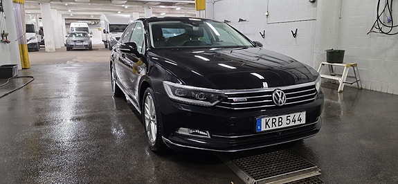 Volkswagen Passat 12 of 29
