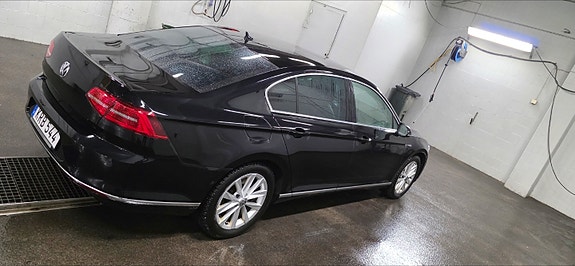 Volkswagen Passat 14 of 29