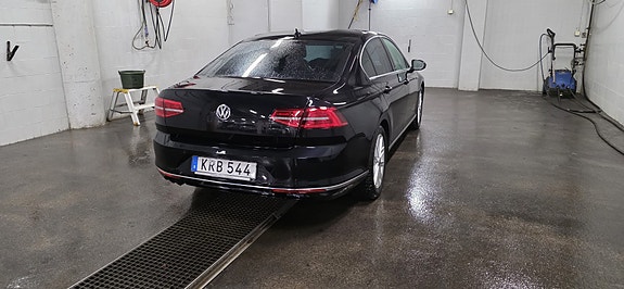 Volkswagen Passat 6 of 29