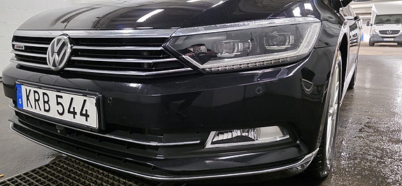 Volkswagen Passat 11 of 29